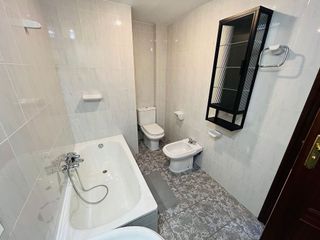 Casa adosada en alquiler en Moncada