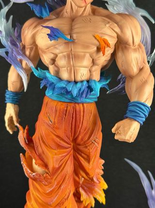 Dragon Ball Goku Ultra Istinto Figure 43cm