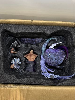 Dragon Ball Goku Ultra Istinto Figure 43cm