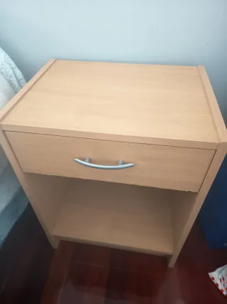 Cama juvenil con mesita y colchón