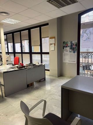Oficina en alquiler en Centro en Almería