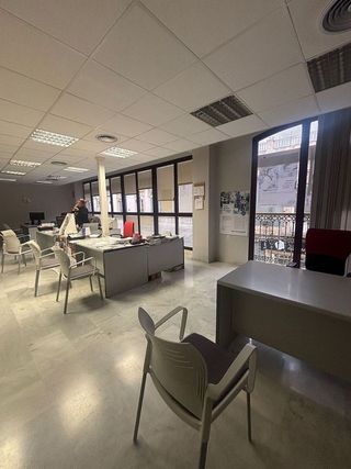 Oficina en alquiler en Centro en Almería