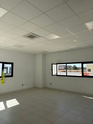 Nave industrial en alquiler en Silla