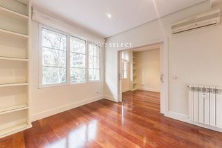 Piso en alquiler en Almagro en Madrid