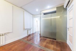 Piso en alquiler en Almagro en Madrid