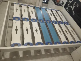 Estructura de cama con lamas Fácil montaje.
