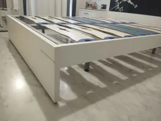 Estructura de cama con lamas Fácil montaje.