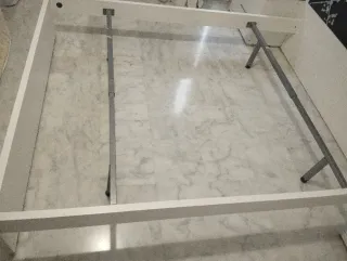 Estructura de cama con lamas Fácil montaje.