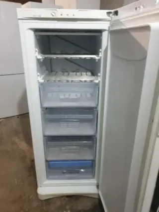 Congelador Vertical Blanco