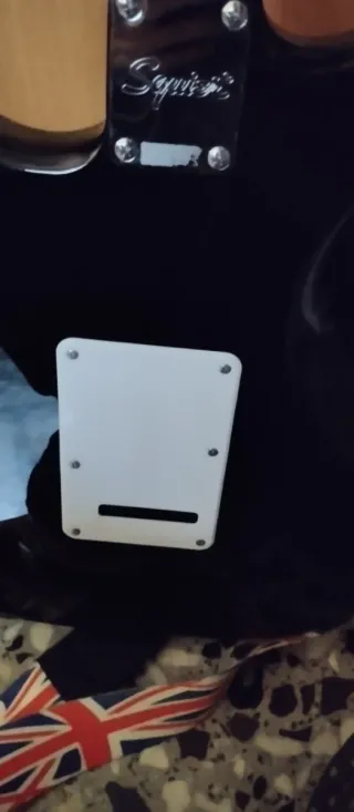 OFERTA! Guitarra Eléctrica Squier Stratocaster