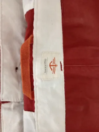 Pantalón corto hombre rojo burdeos