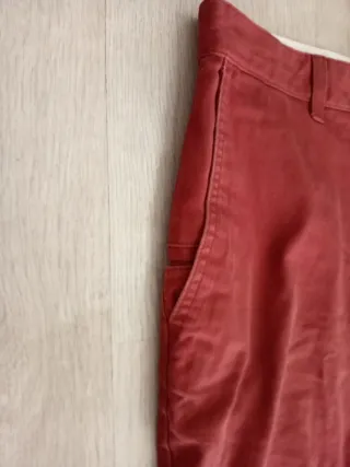 Pantalón corto hombre rojo burdeos