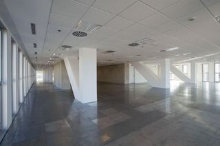 Oficina en alquiler en Porta en Barcelona