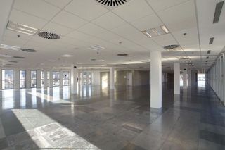 Oficina en alquiler en Porta en Barcelona