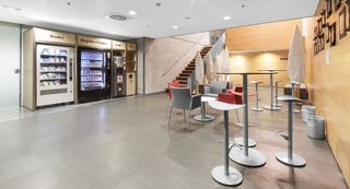 Oficina en alquiler en Porta en Barcelona