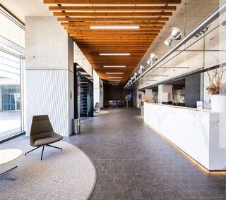 Oficina en alquiler en Porta en Barcelona