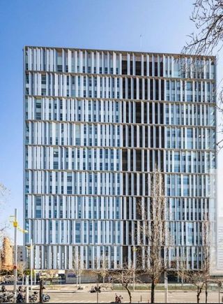 Oficina en alquiler en Porta en Barcelona