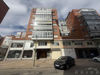 Local comercial en venta en Plaza España - Villa Pilar - Reyes Católicos - Vadillos en Burgos