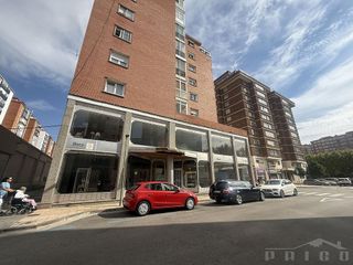 Local comercial en venta en Plaza España - Villa Pilar - Reyes Católicos - Vadillos en Burgos