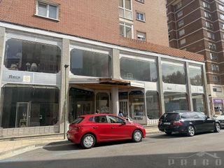 Local comercial en venta en Plaza España - Villa Pilar - Reyes Católicos - Vadillos en Burgos