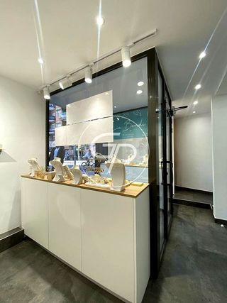 Local comercial en venta en La Nova Esquerra de l'Eixample en Barcelona