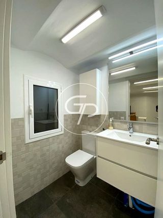 Local comercial en venta en La Nova Esquerra de l'Eixample en Barcelona