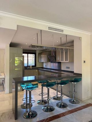 Casa pareada en alquiler en Lomas de Marbella Club - Puente Romano en Marbella