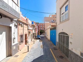 Casa adosada en venta en La Chanca - Pescadería en Almería