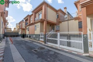 Casa adosada en venta en Cájar