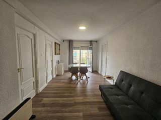 Piso en alquiler en Polígono Cartuja – La Paz en Granada