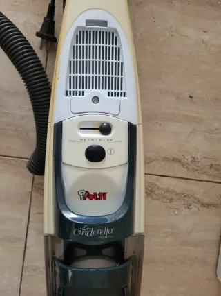 Aspiradora de mano con accesorios