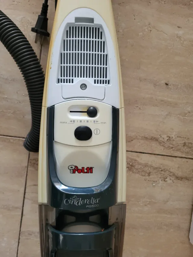 Aspiradora de mano con accesorios