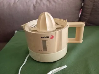 Exprimidor vintage eléctrico Fagor MZ 50