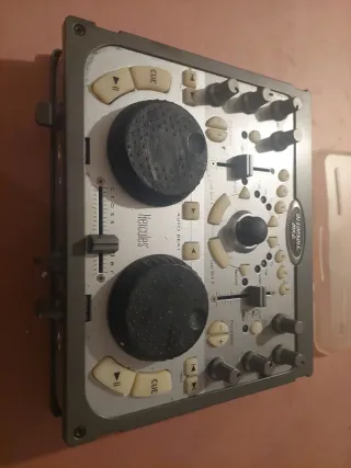 Mesa de mezclas Hercules DJ Console MK2