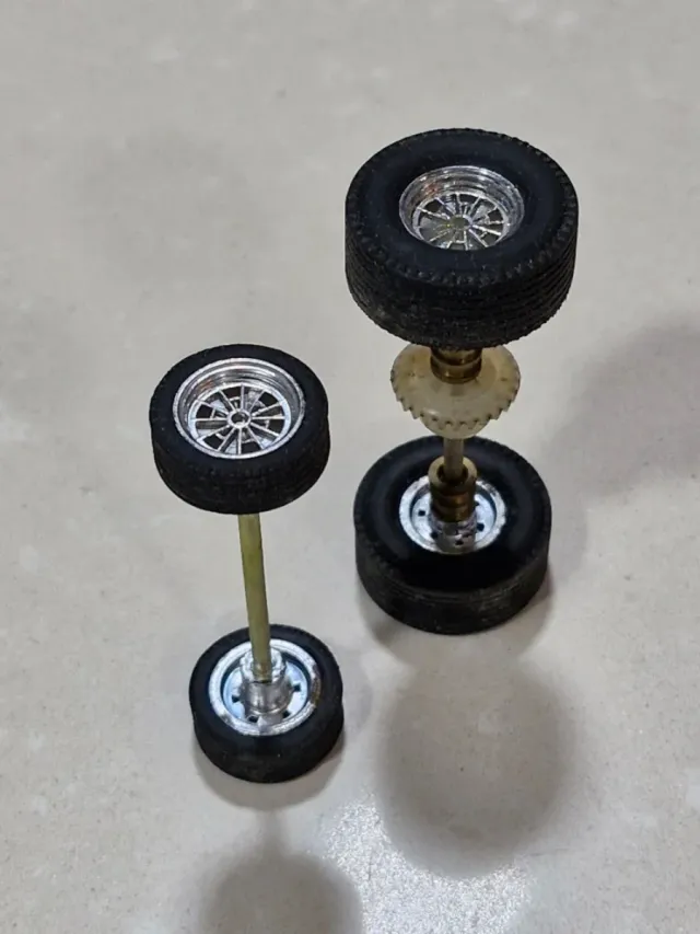 Scalextric pareja ejes mustang/corvette