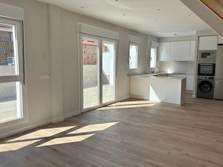 Ático en venta en Milán - Pumarín - Teatinos en Oviedo