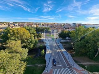 Piso en venta en Plaza España - Villa Pilar - Reyes Católicos - Vadillos en Burgos