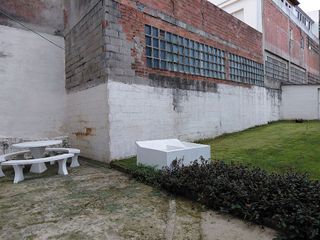 Edificio en venta en Grove (O)