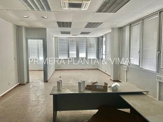 Local comercial en alquiler en L'Havana en Mataró