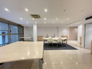 Oficina en alquiler en Sant Antoni en Barcelona