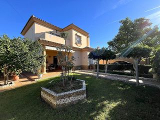 Chalet en venta en Núcleo Urbano en Chiclana de la Frontera