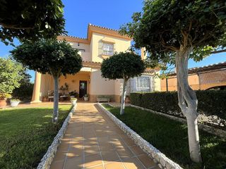 Chalet en venta en Núcleo Urbano en Chiclana de la Frontera