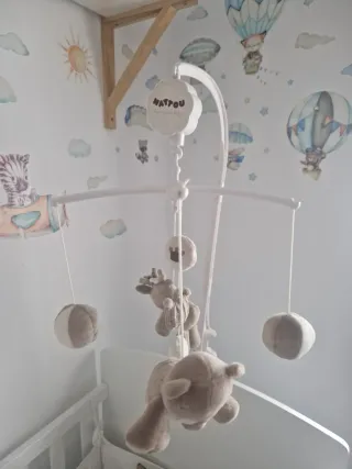 Móvil de cuna Nattou