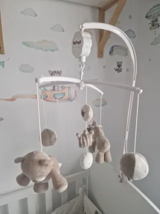 Móvil de cuna Nattou