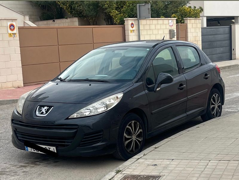 Peugeot 207 2010 - foto 1