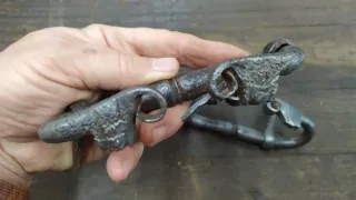 Tirador/Agarrador antiguo de metal