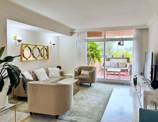 Piso en venta en Nueva Andalucía centro en Marbella