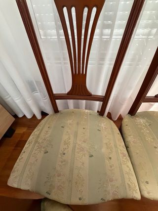 Conjunto de 6 sillas de madera y tela