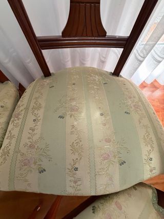 Conjunto de 6 sillas de madera y tela