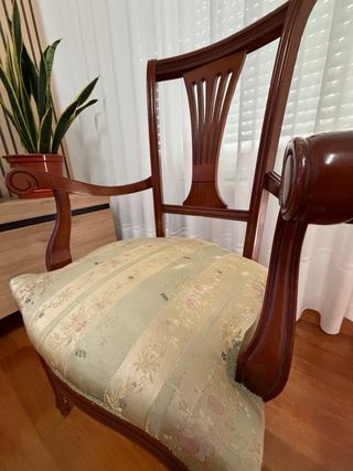 Conjunto de 6 sillas de madera y tela